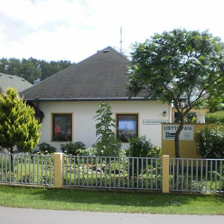 Privat Buk 100 Jindřichŭv Hradec Exterior photo