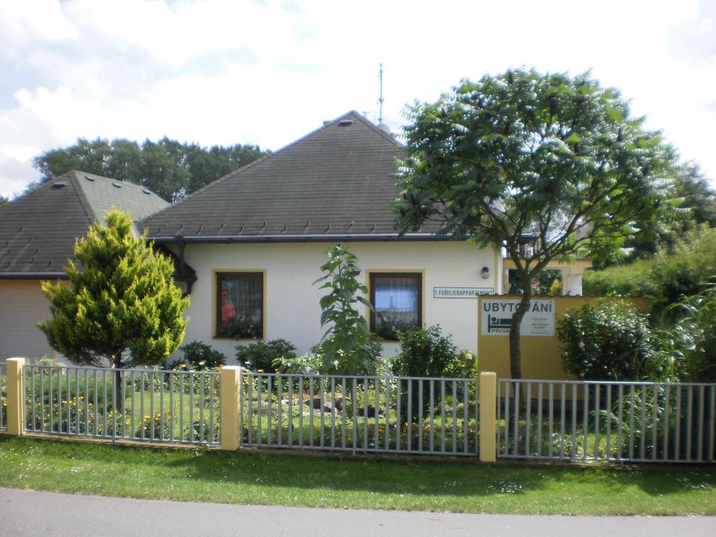 Privat Buk 100 Jindřichŭv Hradec Exterior photo